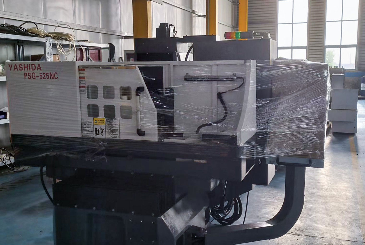 高精密磨床使用滾珠絲桿和滾柱絲桿的優(yōu)缺點(diǎn) 高精密磨床使用滾珠絲桿和滾柱絲桿的優(yōu)缺點(diǎn)